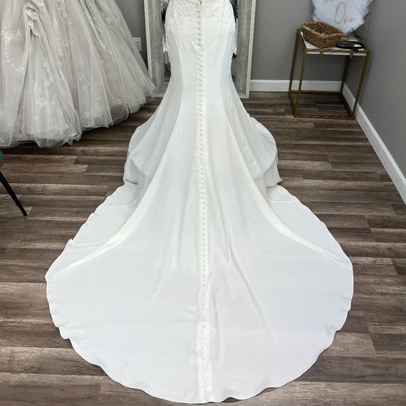 Stella York 6638 - Picture 5 of 6